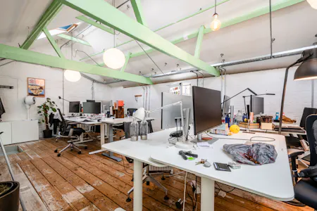 Unit H, I & J Taylors Yard - 160 Brick Lane, London, Office To Let - Brick Ln 160 1F - Low Res 7.jpg