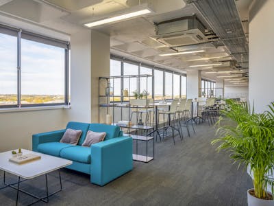 One Station Square, Bracknell, Office To Let - 1 Station Sq 0046HDR.jpg