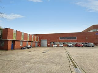 Airborne Industrial Estate, Leigh-on-Sea, Industrial To Let - a61fd4c9-WhatsApp 20Image 202026-03-23 20at 2009.52.46.jpeg