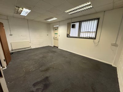 Totman House, Totman Close Brook Road Industrial Estate, Rayleigh, Industrial To Let - IMG20250604WA0020.jpg