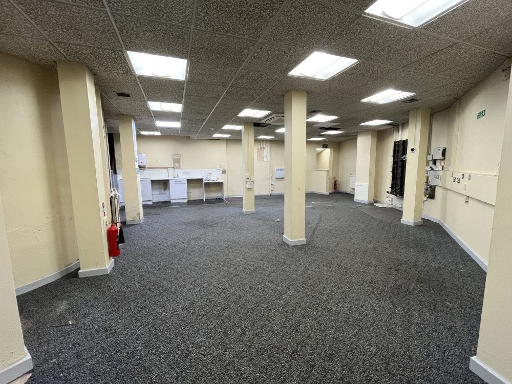 36 Market Square, Bicester, Residential Conversion / Leisure / Office / Retail To Let / For Sale - image00014.jpg