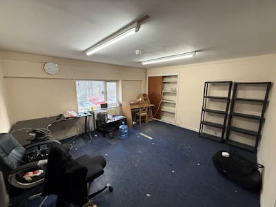 Front Office 2, Unit 8 Langley Wharf, Kings Langley, Office To Let - internal 2.jpg