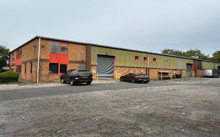 Unit 1, Glossop, Industrial/Logistics To Let - 1.jpg