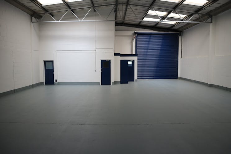 Unit 7 Oxford Road Industrial Estate, Reading, Industrial / Warehouse To Let - Oxford Road Industrial Estate Unit 7 Interior 2.JPG