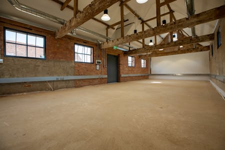 Manor Farm Barns, Hughenden Manor, High Wycombe, Office To Let - Cow Shed internal.jpg