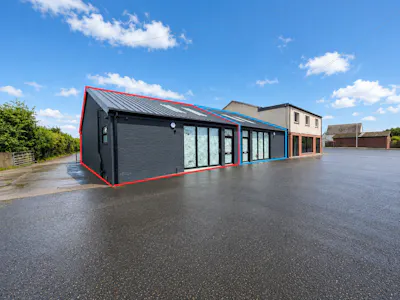 Units 3 & 4, Balbeggie, Leisure / Office / Retail / Trade Counter To Let - IMG_4329_outlined.jpg