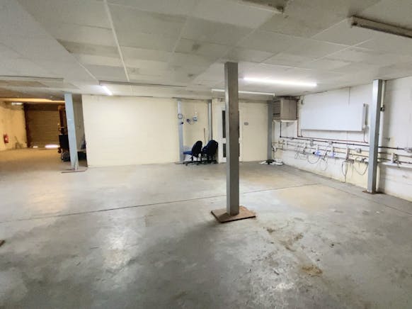 Unit 4, Thames Industrial Estate, Dunstable, Industrial / Office / Retail For Sale - Screenshot 20250819 at 123825.jpeg