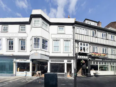 The Griffin Arcade, Unit 4, London, Retail To Let - unit 4 front.jpg
