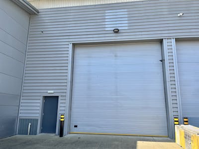 Unit 7 Zodiac Business Park, Uxbridge, Warehouse To Let - 7 Zodiac  Loading Door.jpg