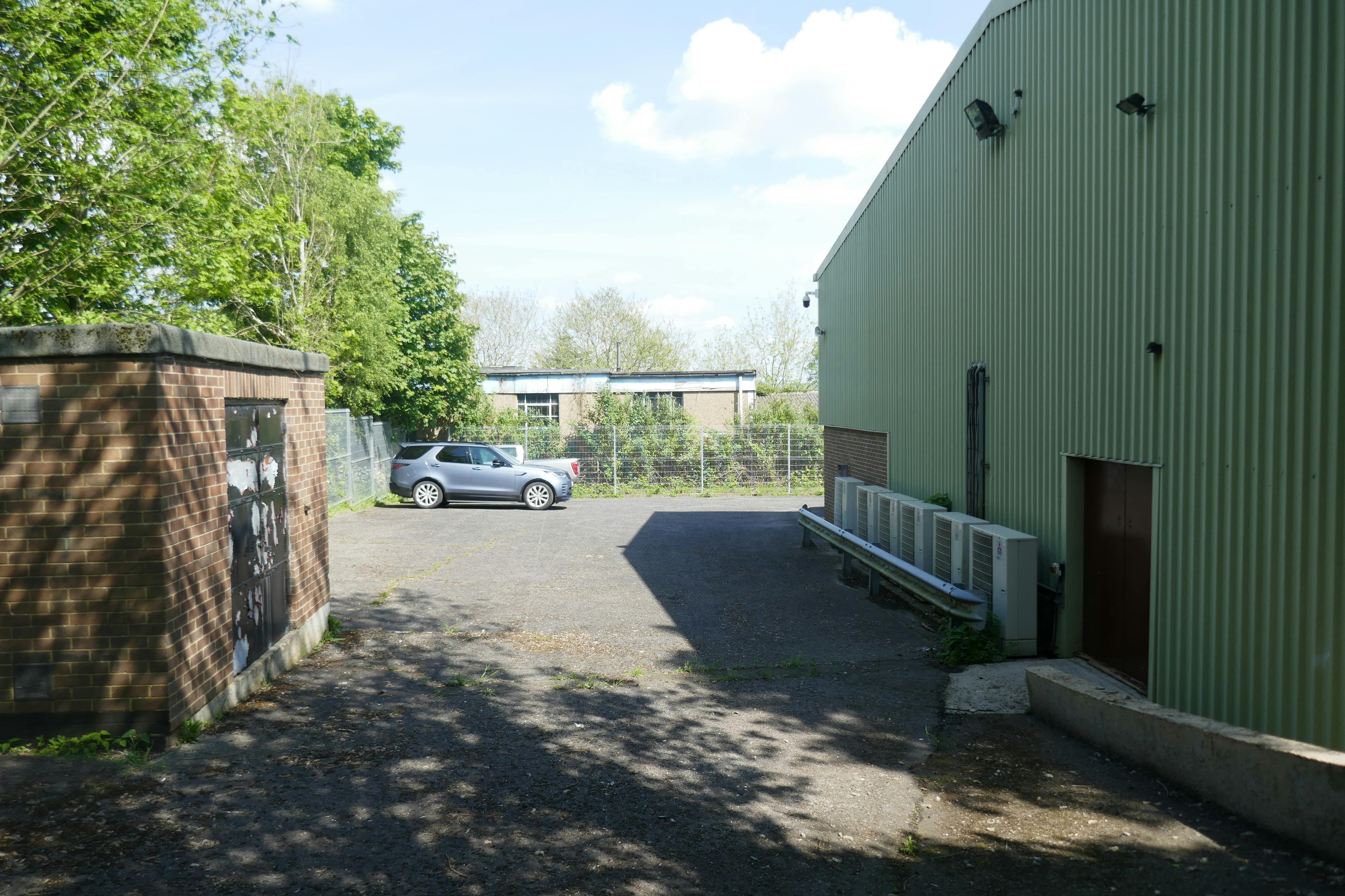 32 Bower Hill Industrial Estate, Bower Hill, Epping, Industrial / Other To Let - P1020775.JPG