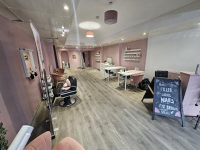 32 Market Street, Hyde, Leisure / Office / Retail To Let - 20260211_132455.jpg