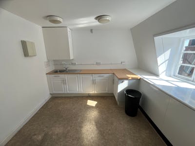 First Floor Offices, 34 Market Square, Aylesbury, Office To Let / For Sale - 20260319_105944680_iOS.jpg