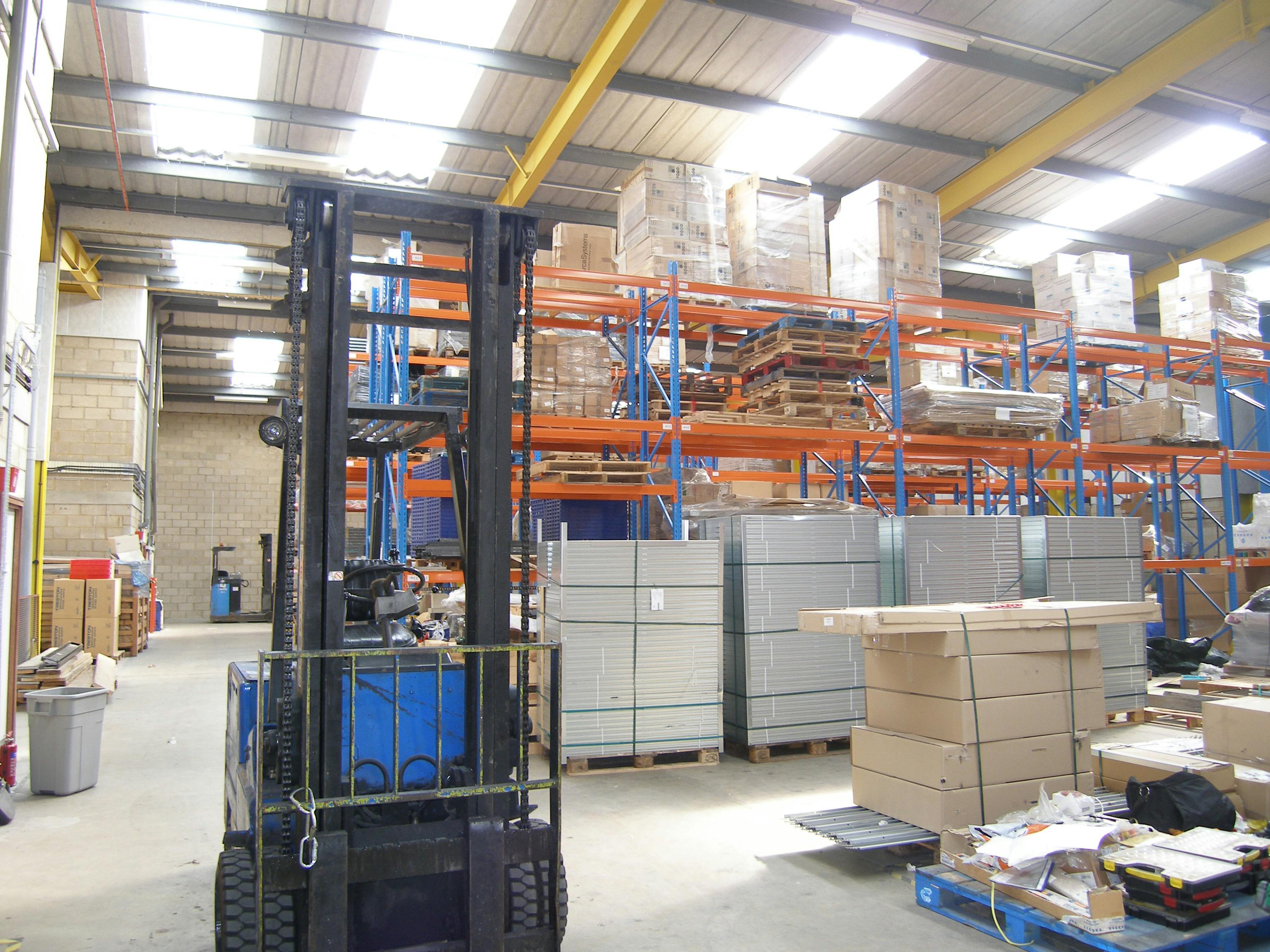 Unit 15 & 16, Mead Park Industrial Estate, Harlow, Industrial To Let - P9080008.JPG