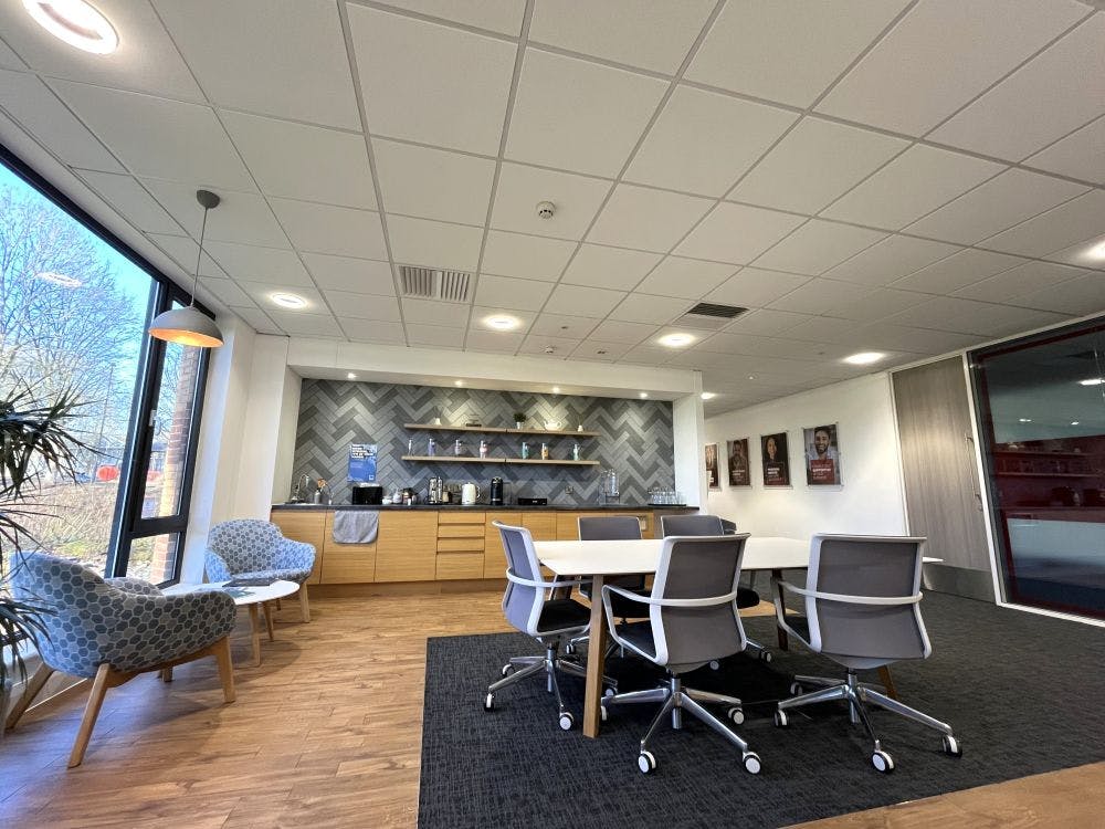 Pembroke House, Banbury, Office To Let - image00015.jpg