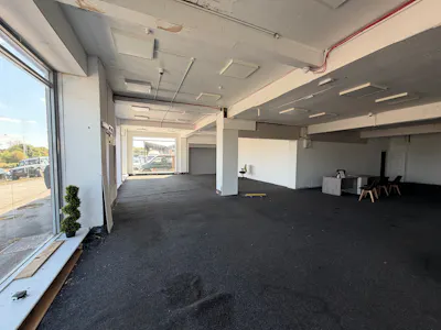 Lion Garage, Birmingham, Retail / Trade Counter To Let - a2.jpg