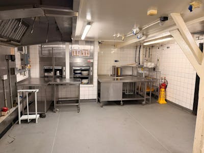 120-123 Oxford Road, High Wycombe, Retail To Let - 20260331_135755000_iOS 8.jpg