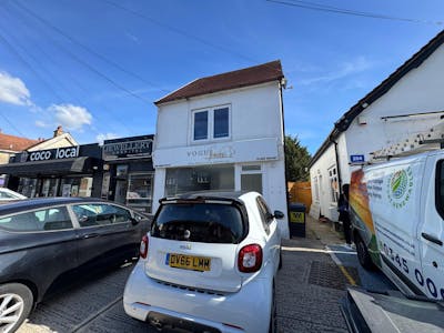 206 High Road, Benfleet, Residential Flat / Retail For Sale - IMG20250925WA0024.jpg