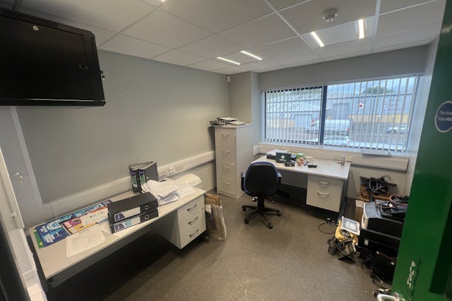 Unit 2, Bristol, Industrial To Let - 20240701_145343601_iOS.jpg Unit 2, Bristol, Industrial To Let - 20240701_145343601_iOS.jpg