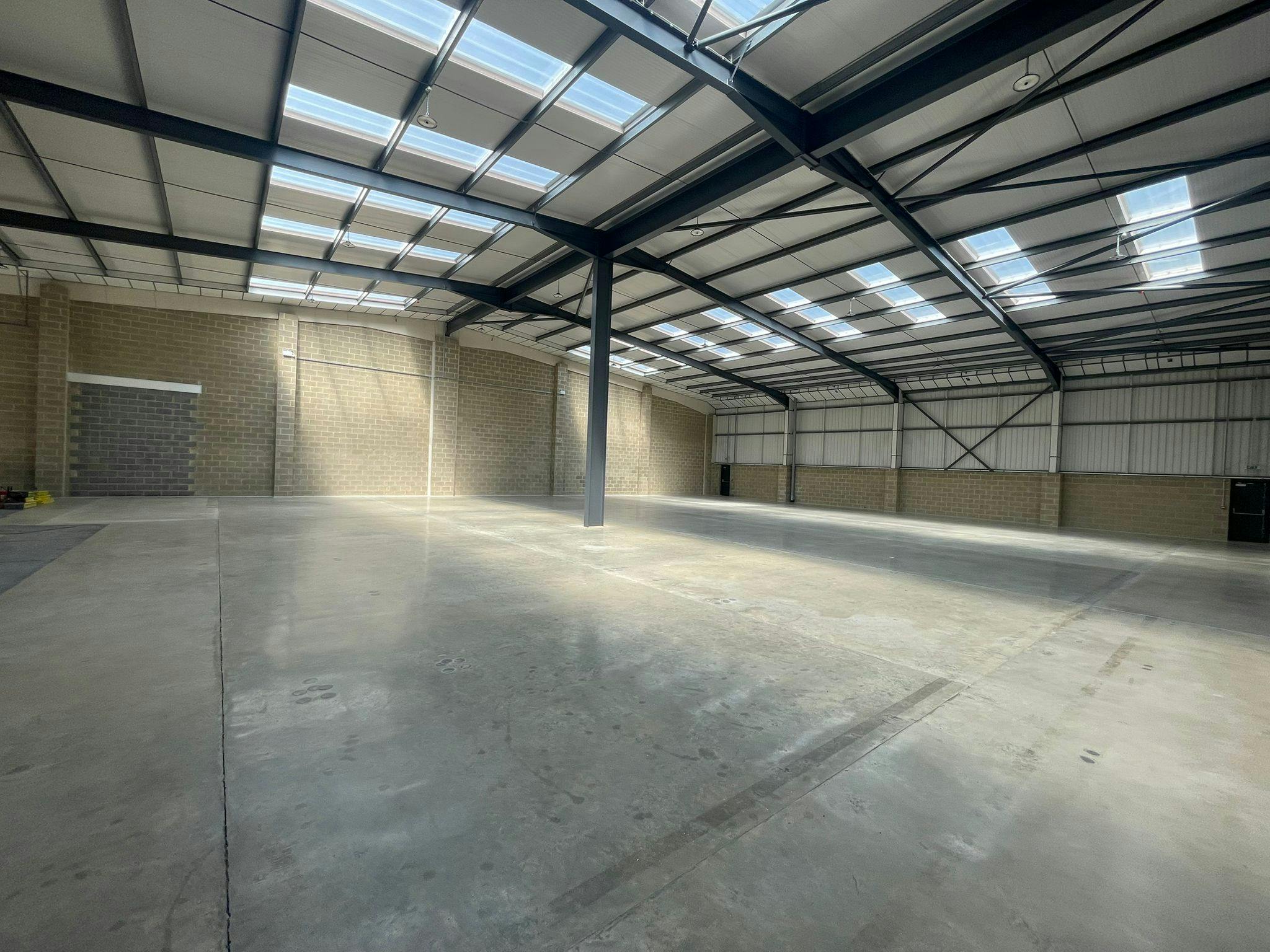 Riverview, 140-146 Cardiff Road, Reading, Warehouse & Industrial To Let - unit 2 1.jpg