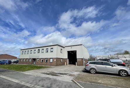 Supreme House, Leeds, Industrial/Logistics To Let - Supreme House side right.jpg
