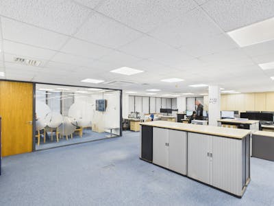 Suite 3, Oxford House, Thame, Office To Let - CAM05222G0-PR0073-STILL006.jpg