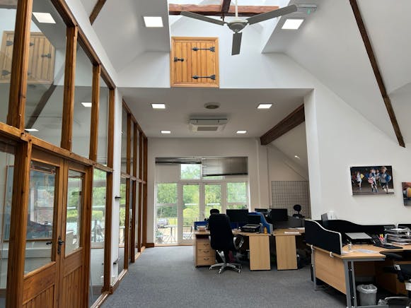 First Floor Offices, Wolvers Home Farm, Reigate, Offices To Let - PHOTO20250813143113 2.jpg
