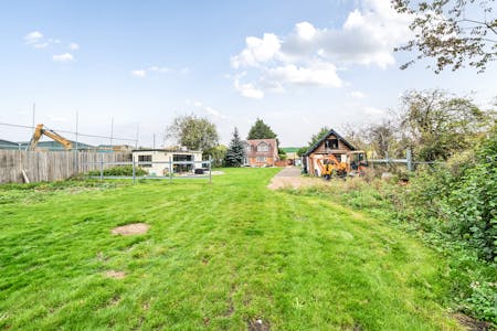 Far View, The Common, West Drayton, Residential / Open Storage For Sale - 1365111968e922a6e8fb0.jpg