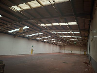 Warehouse At Shaw Lane Industrial Estate, Ogden Road, Doncaster, Industrial To Let - 20260223_134322.jpg