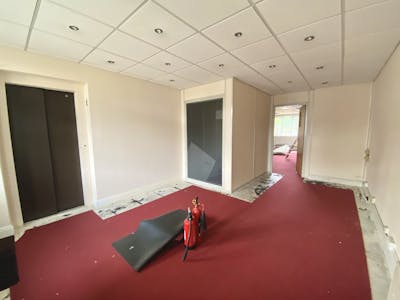 Unit 4, Kensworth Gate, Dunstable, Office To Let - IMG_1692.JPG
