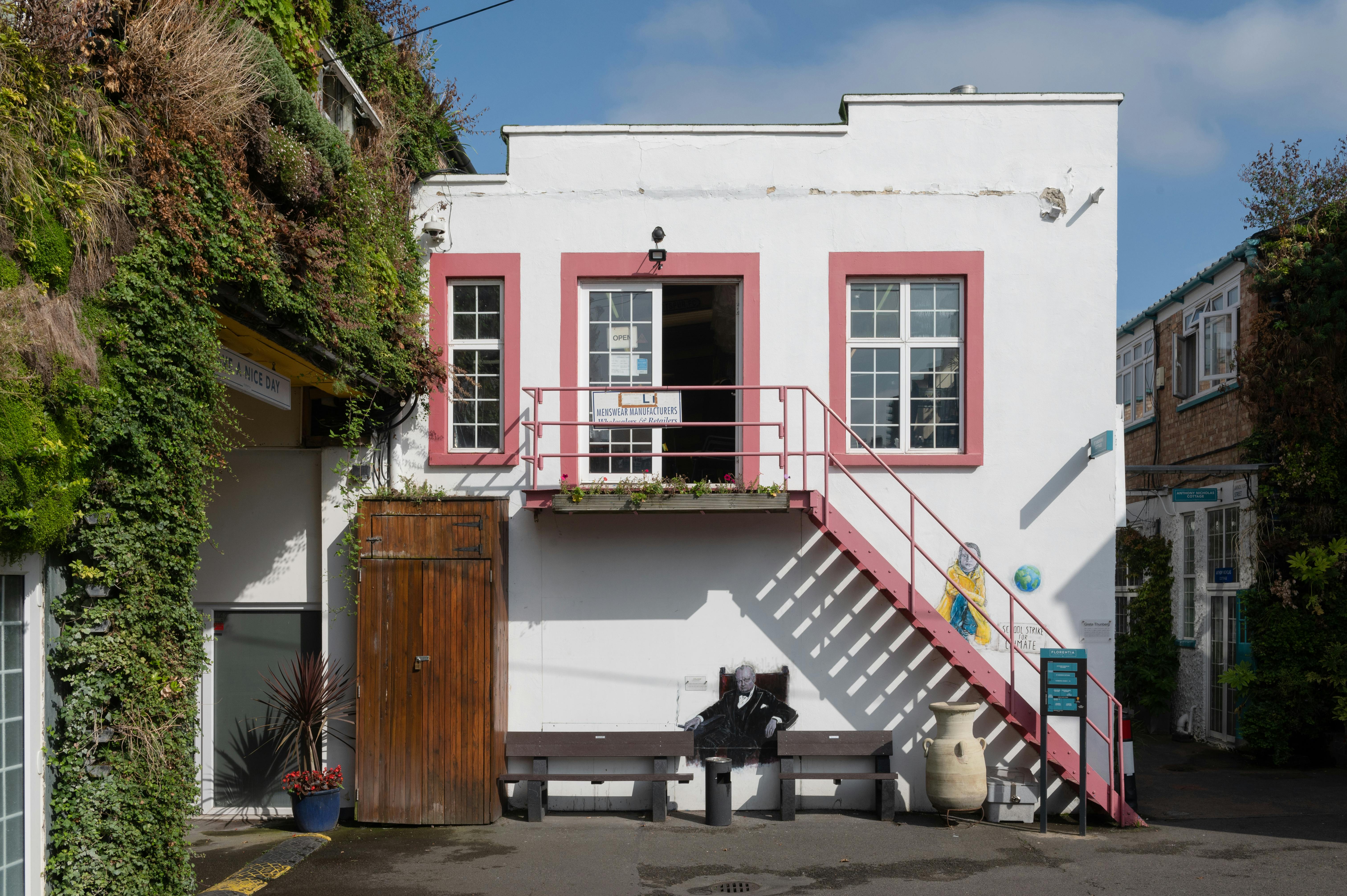 Industrial Unit in London - photo 4