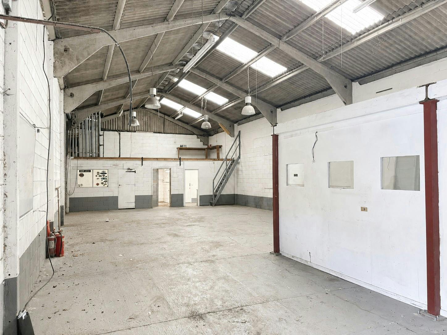Unit 5 Picks Cottage, Chingford, Industrial To Let - Warehouse 4.jpeg