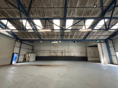 Unit E, Pantglas Industrial Estate, Caerphilly, Industrial To Let - IMG_7326.jpeg