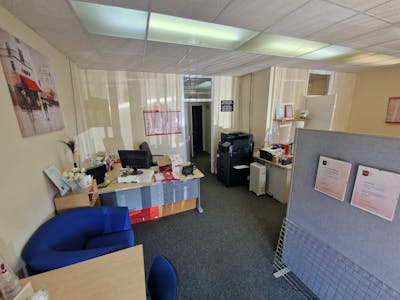 2 The Westbrook Centre, Waterlooville, Office / Retail To Let - 20250703_144635.jpg