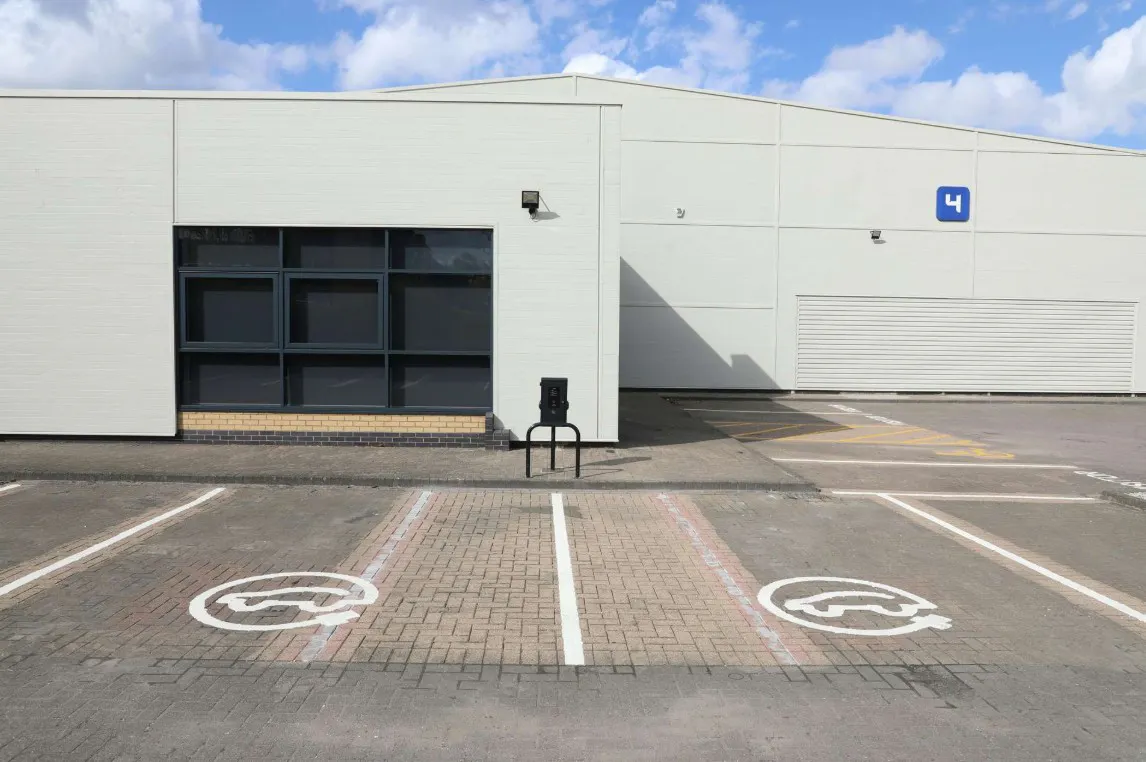 Unit 4, Bruntcliffe Avenue, Leeds 27 Industrial Estate, Leeds, West Yorkshire, LS27 0LL