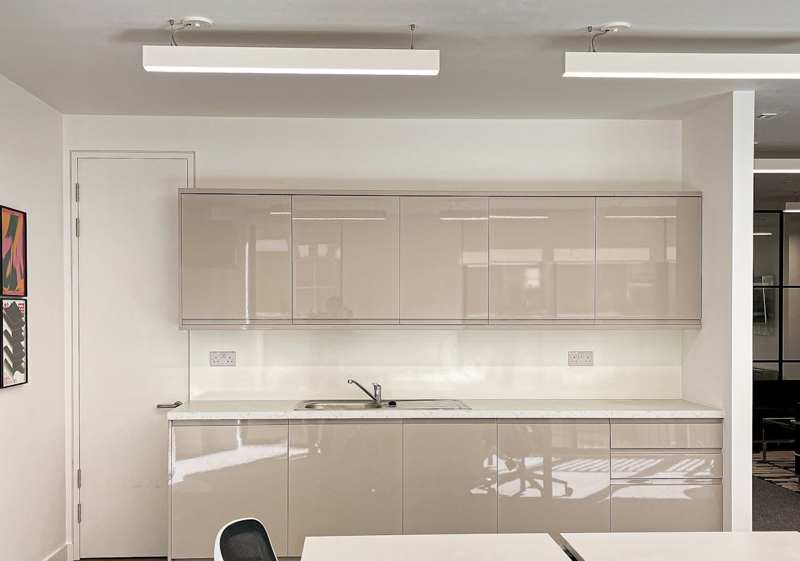 IMG_8854.jpg 18 Wells Street, London, Office To Let - IMG_8854.jpg