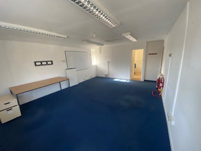 16 College Street, Petersfield, Office To Let - Suite 2.jpg