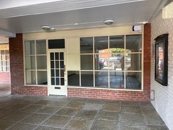 Units 5, 6 & 7 Oakmede Place, Binfield, Retail To Let - Oakmede Unit 7 External.jpg