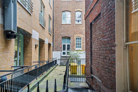 4 College Hill, London, Office For Sale - 8621993exterior01800.jpg