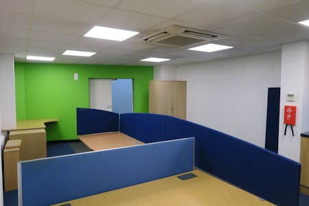 137 Blenheim Road, Harrow, Industrial/Logistics / Office For Sale - IMG_1037.JPG