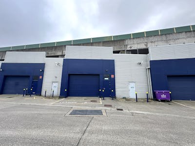 Unit 12 Linford Street Business Estate, London, Industrial / Office To Let - 20260209_160136579_iOS.jpg