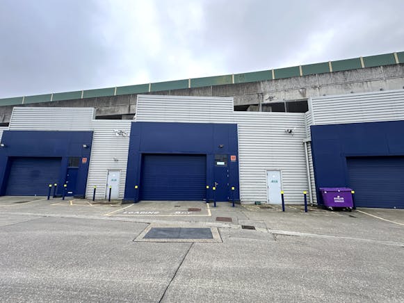 Unit 12 Linford Street Business Estate, London, Industrial / Offices To Let - 20260209_160136579_iOS.jpg