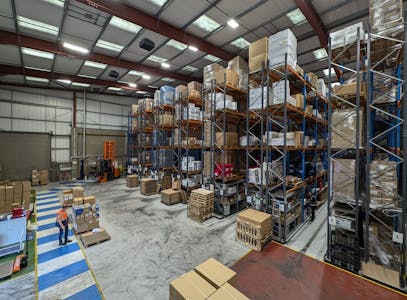 Lister House, Dunstable, Industrial/Logistics For Sale - Internal.jpg