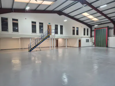 Unit 24, Glossop, Industrial/Logistics / Office To Let - 20260916_114049.jpg