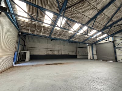 Unit E, Pantglas Industrial Estate, Caerphilly, Industrial To Let - IMG_7159.jpeg