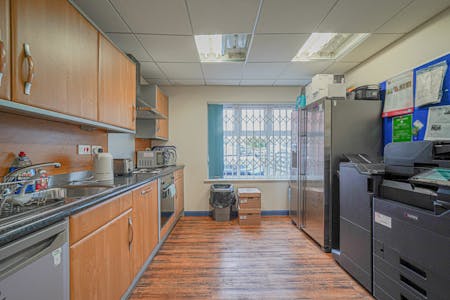 336 Stratford Road, Solihull, Office For Sale - DSC07964.jpg