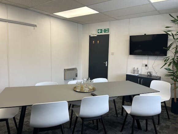 First Floor Offices, 2D Station Yard, Thame, Offices To Let - IMG_1407.JPG