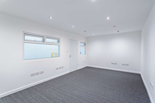 Fieldhead Business Park, Great Russell Court, Bradford, Industrial/Logistics / Trade Counter To Let - 8617038-interior20-800.jpg