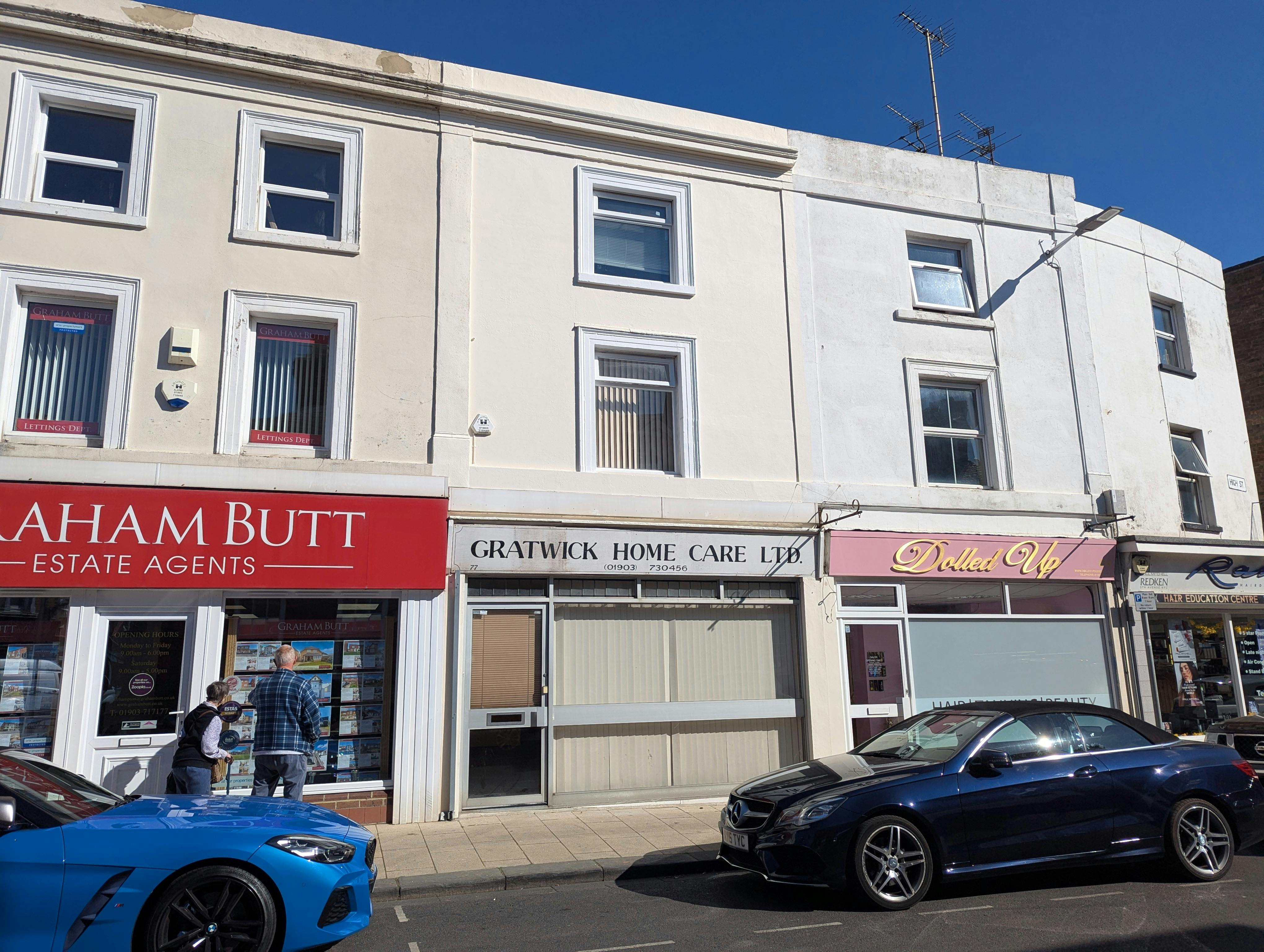 77 High Street, Littlehampton, Retail To Let - PXL_20250407_092009277MP.jpg