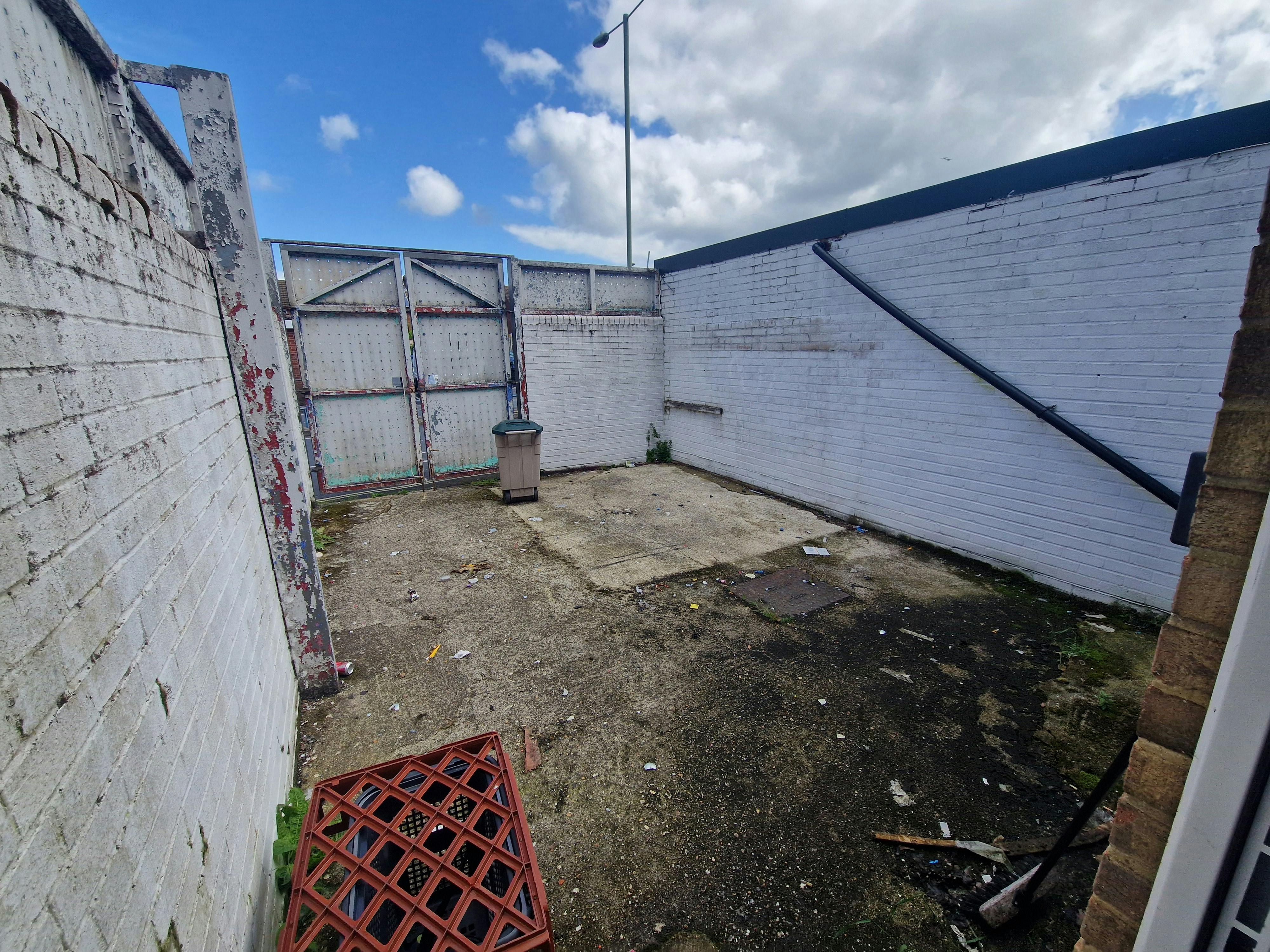 Retail/Shop in Havant - photo 4