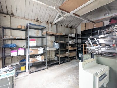 108 High Street, Rickmansworth, Retail To Let - PXL_20260515_091756523.jpg
